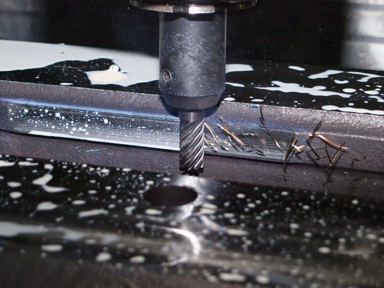 Exquisite carving knife, precise cutting empowers efficient production of advertising signs
